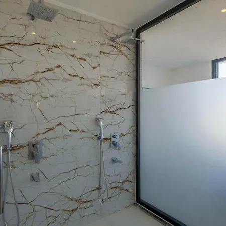 Yesilkoy 3 Bedroom 5145 Βίλα